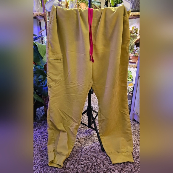 FIGS jogger scrub set - Picture 5 of 11